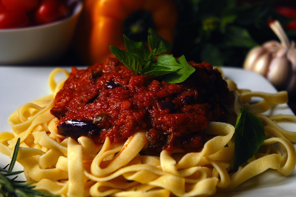 Tallarines con salsa